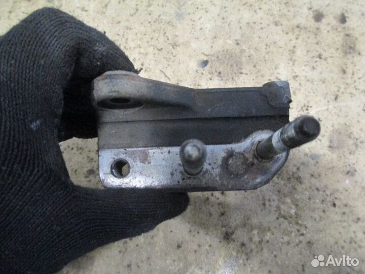 Кронштейн двигателя правый Mitsubishi Lancer (CX,C