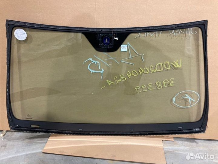 Стекло ветровое переднее Mercedes-Benz C-Class