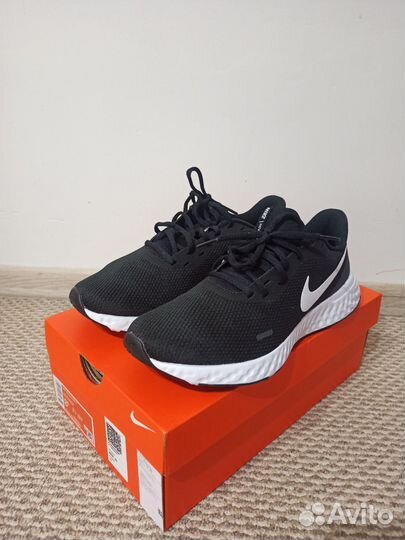 Кроссовки nike revolution 5