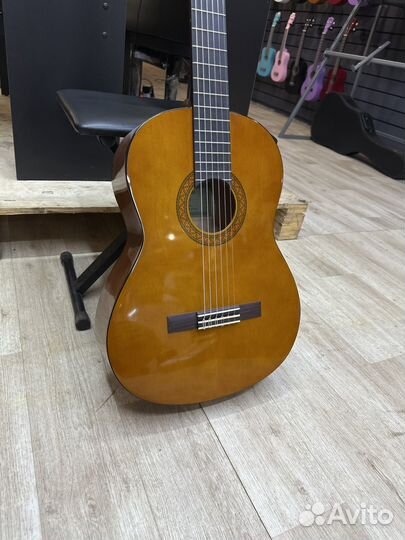 Классическая гитара yamaha C40