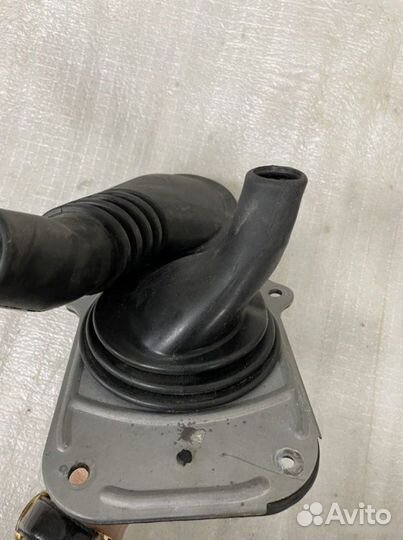 Пыльник кулисы кпп Toyota Hilux