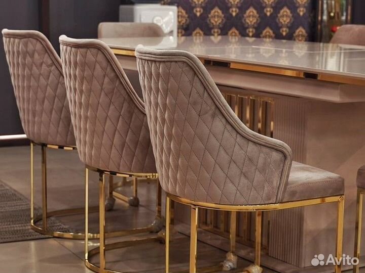 Обеденный стол