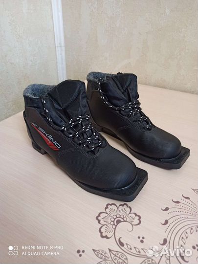 Лыжные ботинки sking