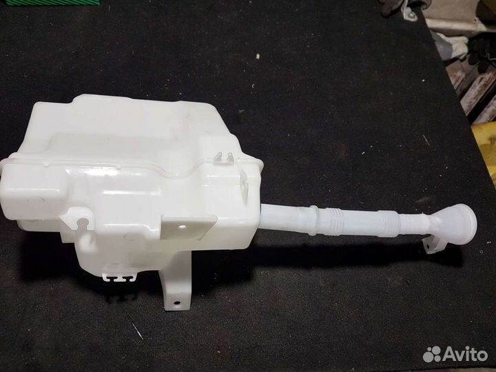 Бачок омывайки Mitsubishi Lancer 10