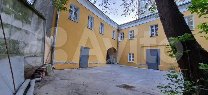 Здание, 610.1 м²