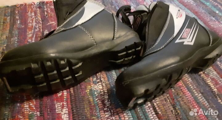 Продаю ботинки лыжные крепление NNN, 37 размер