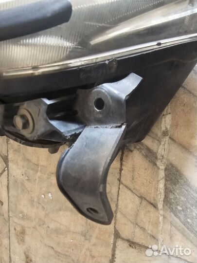 Фара передняя левая nissan tino HV10, SR20DE