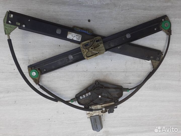 Стеклоподъемник передний правый Audi A4 B8