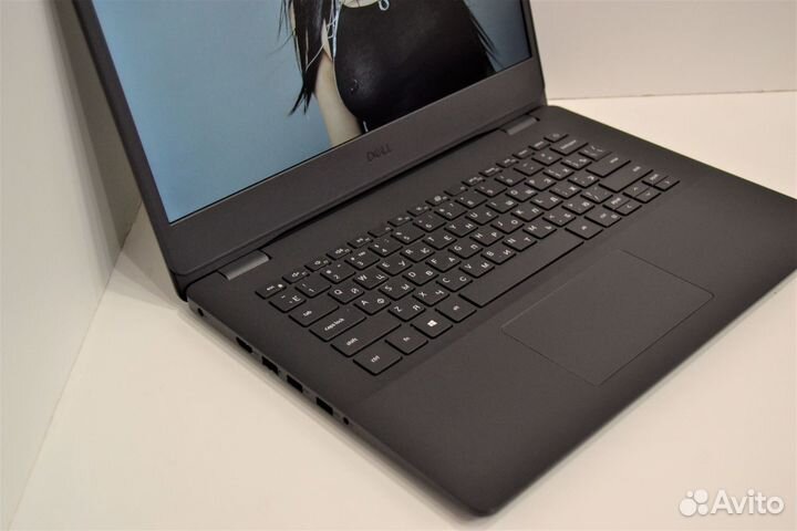 Качественный ноутбук Dell. Экран 14
