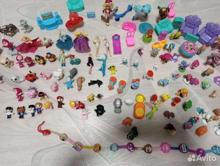 Игрушки из киндера пакетом