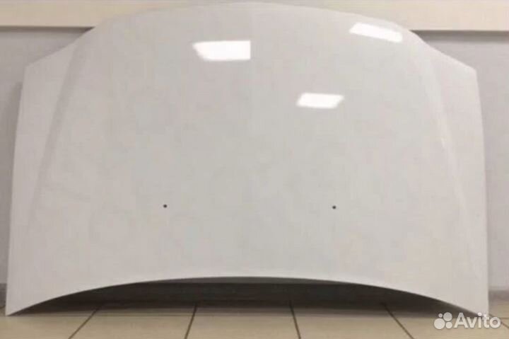Капот Ларгус. Белый