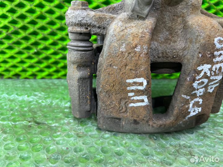 Суппорт тормозной передний правый Opel Corsa D