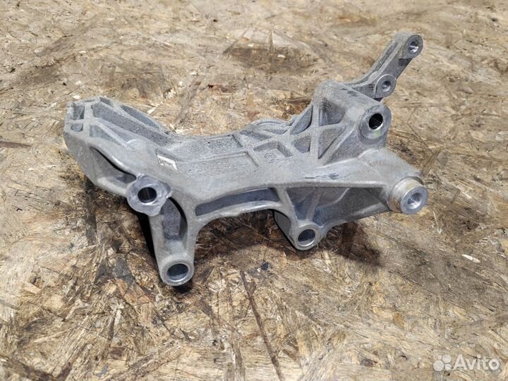 Кронштейн генератора Volkswagen Amarok рест. 2018