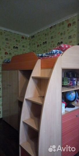 Двухъярусная кровать