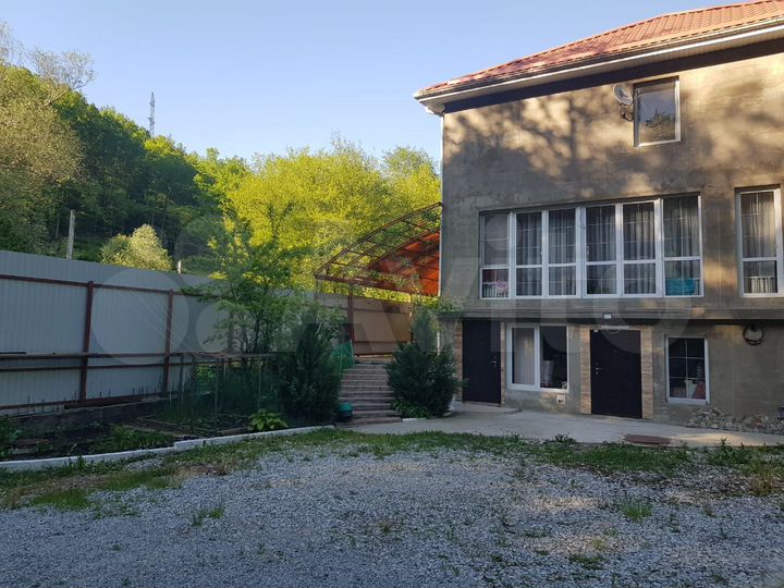 Дом 237 м² на участке 8 сот.