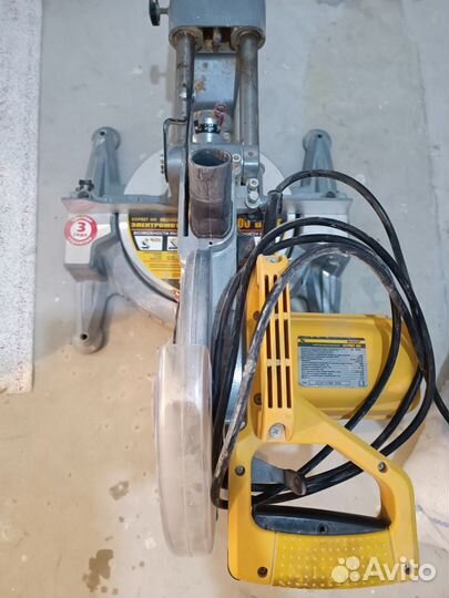 Торцовочная пила с протяжкой бу