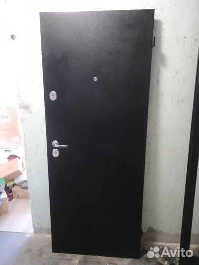 Дверь входная металлическая