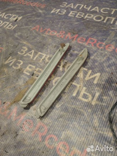 Lexus rx 300 отражатель заднего бампера