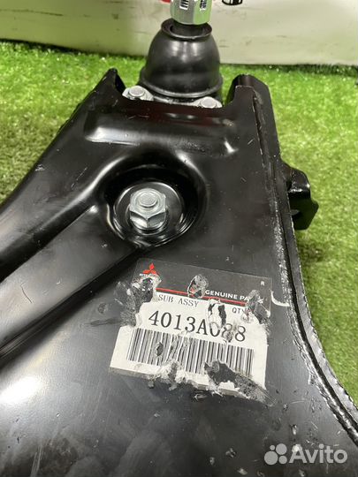 Рычаг нижний правый Mitsubishi Pajero Sport, L200