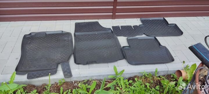 Автомобильные коврики резиновые для Рено Флюенс