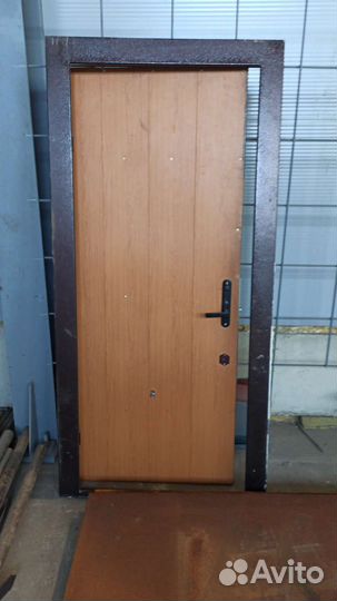 Дверь входная металлическая