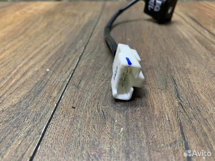 Hyundai Equus Кнопка открывания лючка бензобака