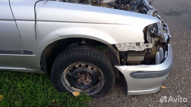 Крыло правое переднее Nissan sunny b15