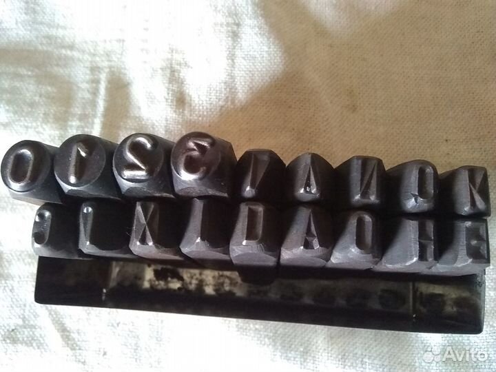 Клеймо ударное. Шрифт и цифры