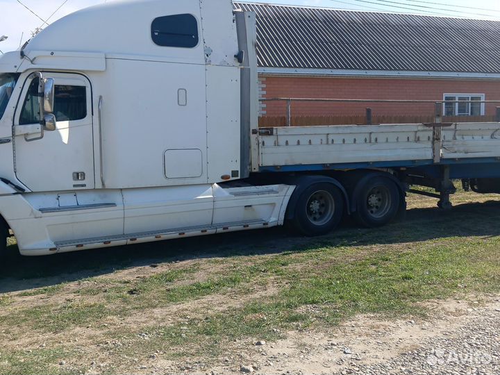 Freightliner Columbia, 2003