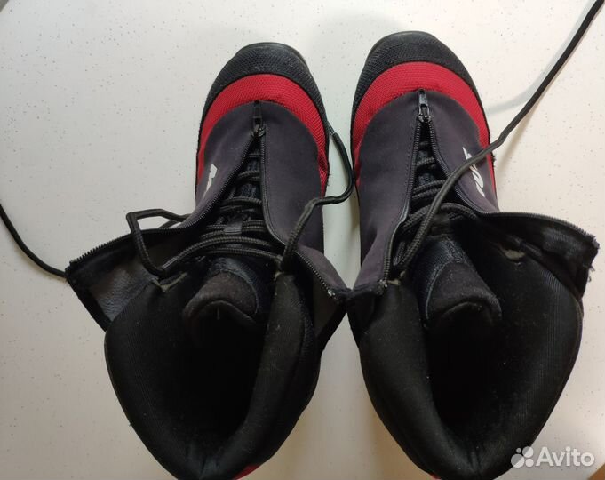 Ботинки лыжные детск. 37 разм