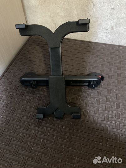 Крепление для планшета в авто