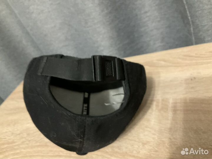 Бейсболка off white