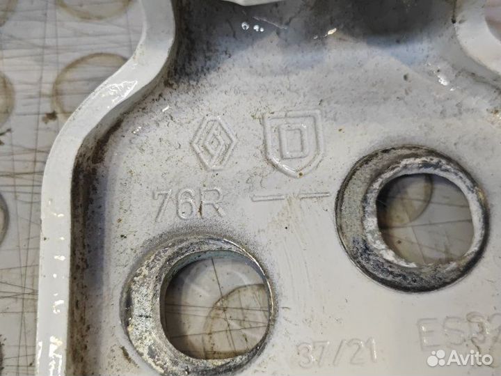 Петля двери правая Renault Kaptur