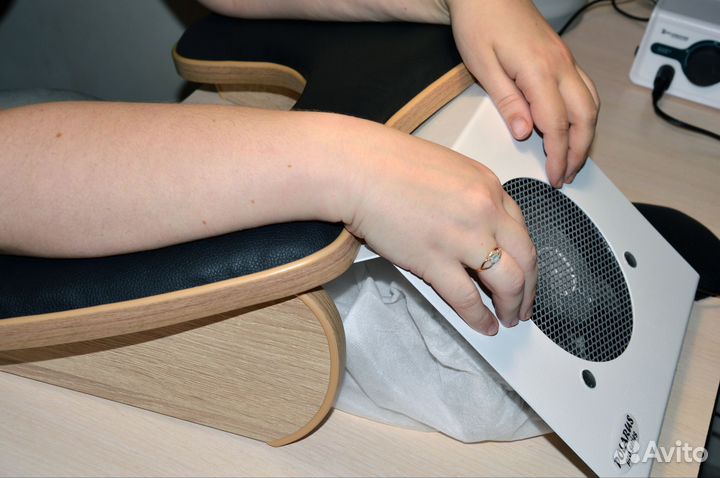 Маникюрная подставка