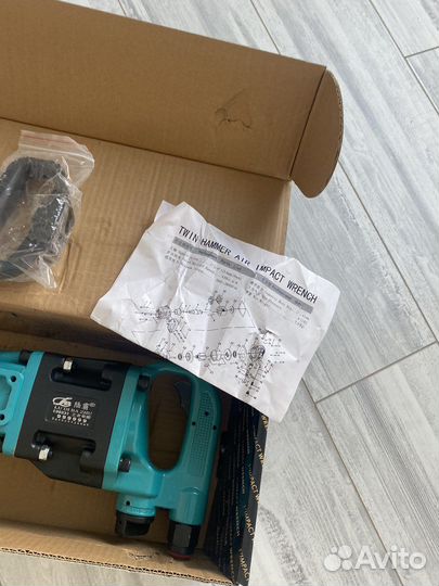 Мощный пневмогайковерт 3800 нм усилие