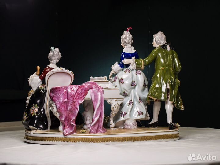 Большая фарфоровая композиция-кружевница. Германия