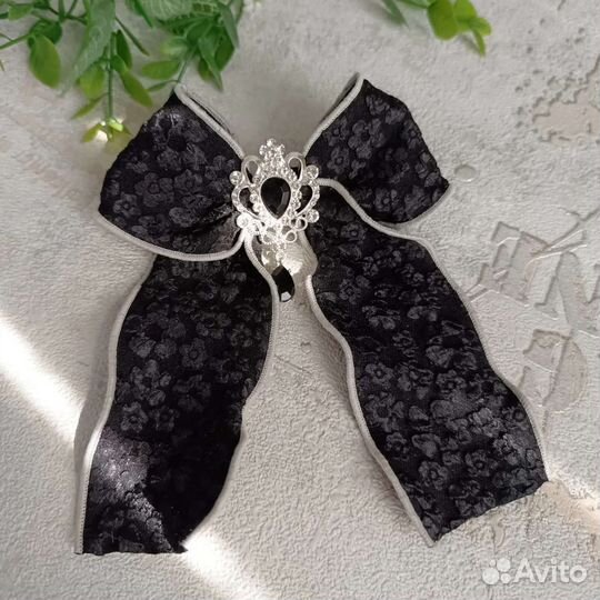 Чудесный бант на резиночке