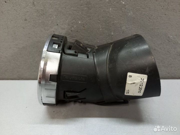 Дефлектор воздуха левый Peugeot 3008 EP6cdtmd 2012