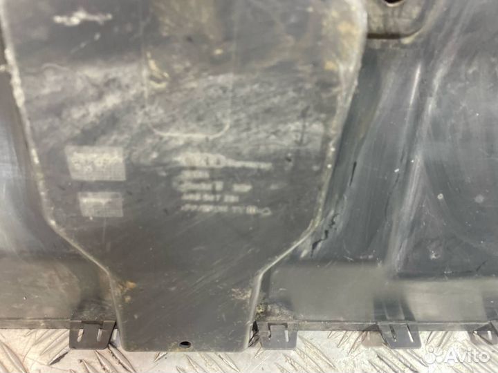 Б/У Кожух замка капота#001