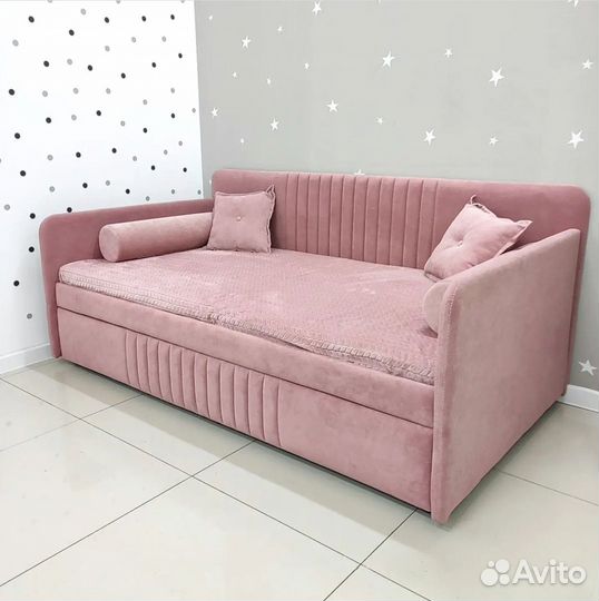 Детский диван-кровать с ящиком для белья