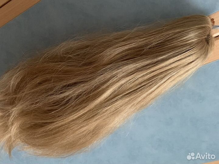 Хвост на заколке