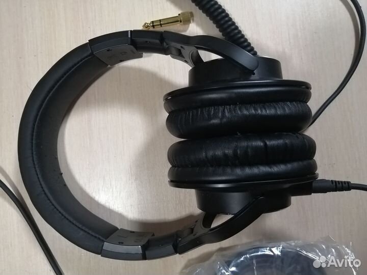 Наушники Audio-Technica ATH M40x