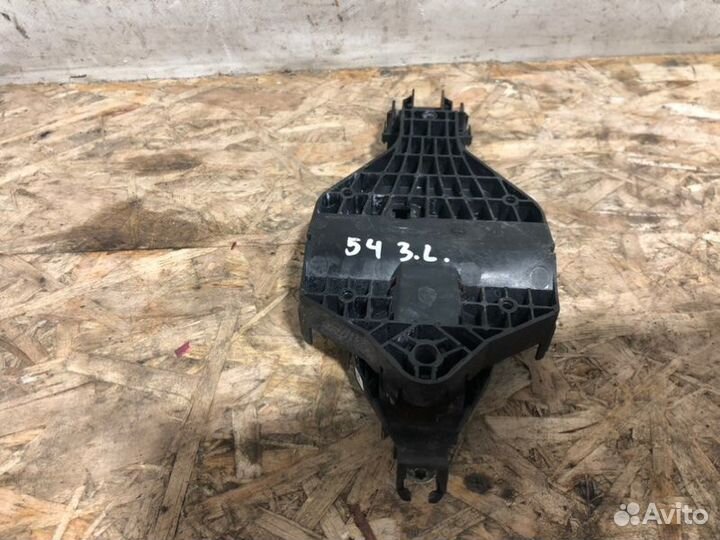 Кронштейн ручки двери задний левый Jaguar Xe 1