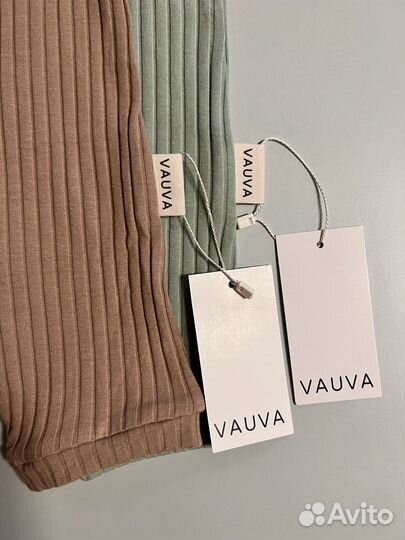 Песочник в рубчик бежевого и мятного цвета Vauva