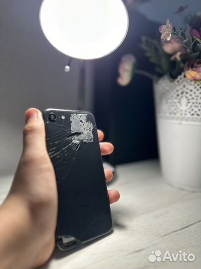 iPhone 8, 64 ГБ