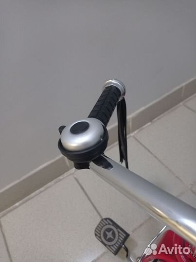 Детский велосипед Schwinn Roadster Trike Red