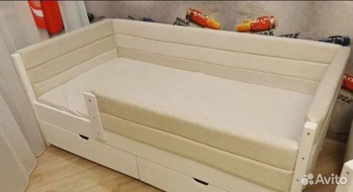 Детская кровать с бортиками