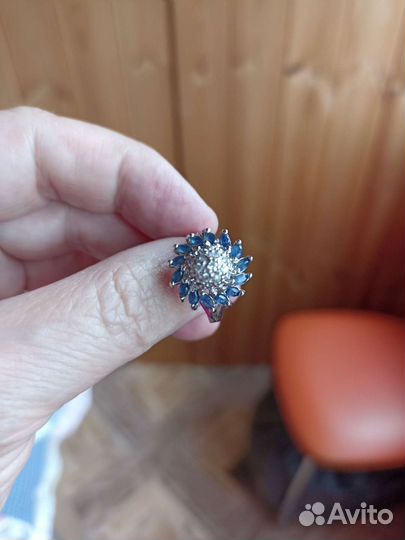 Серебряное кольцо с сапфиром