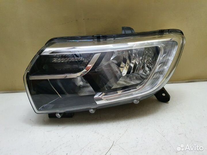 Фара левая Рено Логан 2 с 2018 года Renault Logan