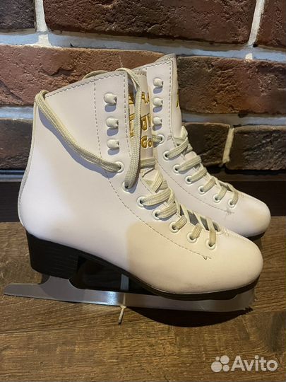 Коньки фигурные Graf davos gold 35 размер